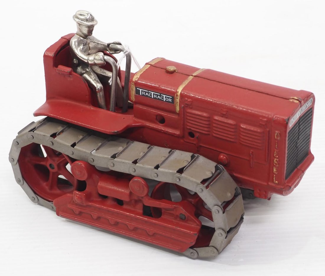 Arcade IH Diesel Trac-Tractor (1 of 2)