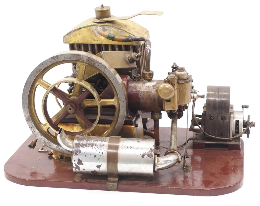 1910's side shaft gas engine prototype (1 of 3)
