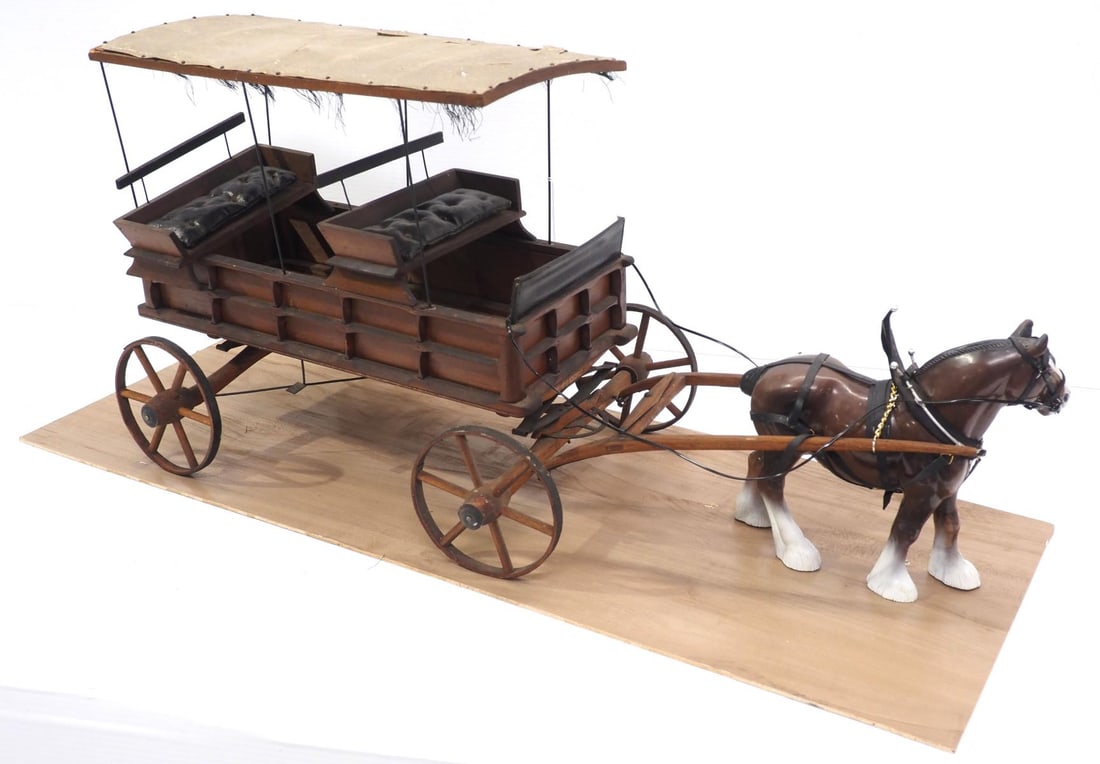 Wooden 2-seat wagon with one horse hitch (1 of 4)