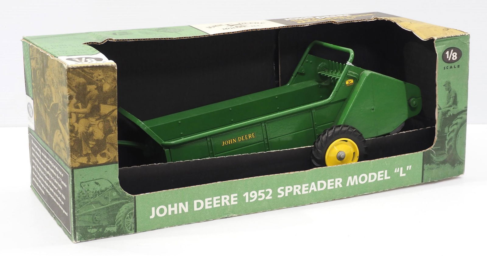 John Deere 1952 Model L Spreader (1 of 2)
