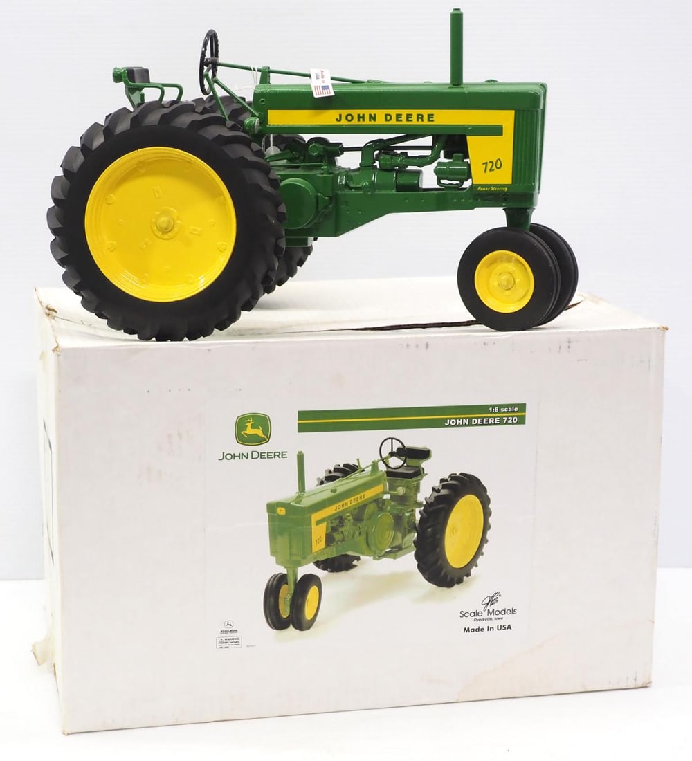 John Deere 720 Tractor (1 of 3)