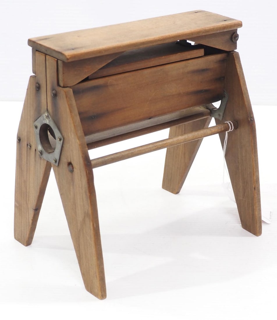 Salesman sample wooden shoe repair bench (1 of 2)