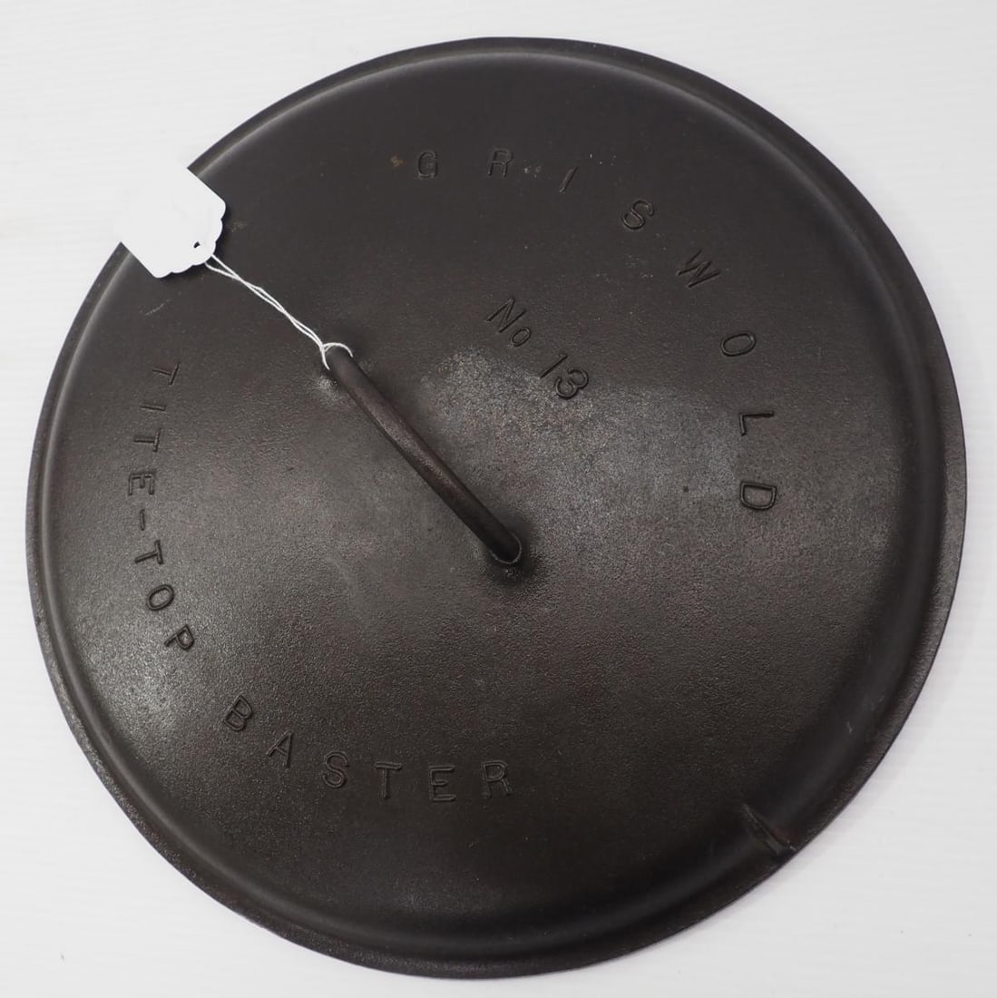 Griswold No.13 Tite-Top Baster cast iron lid (1 of 2)