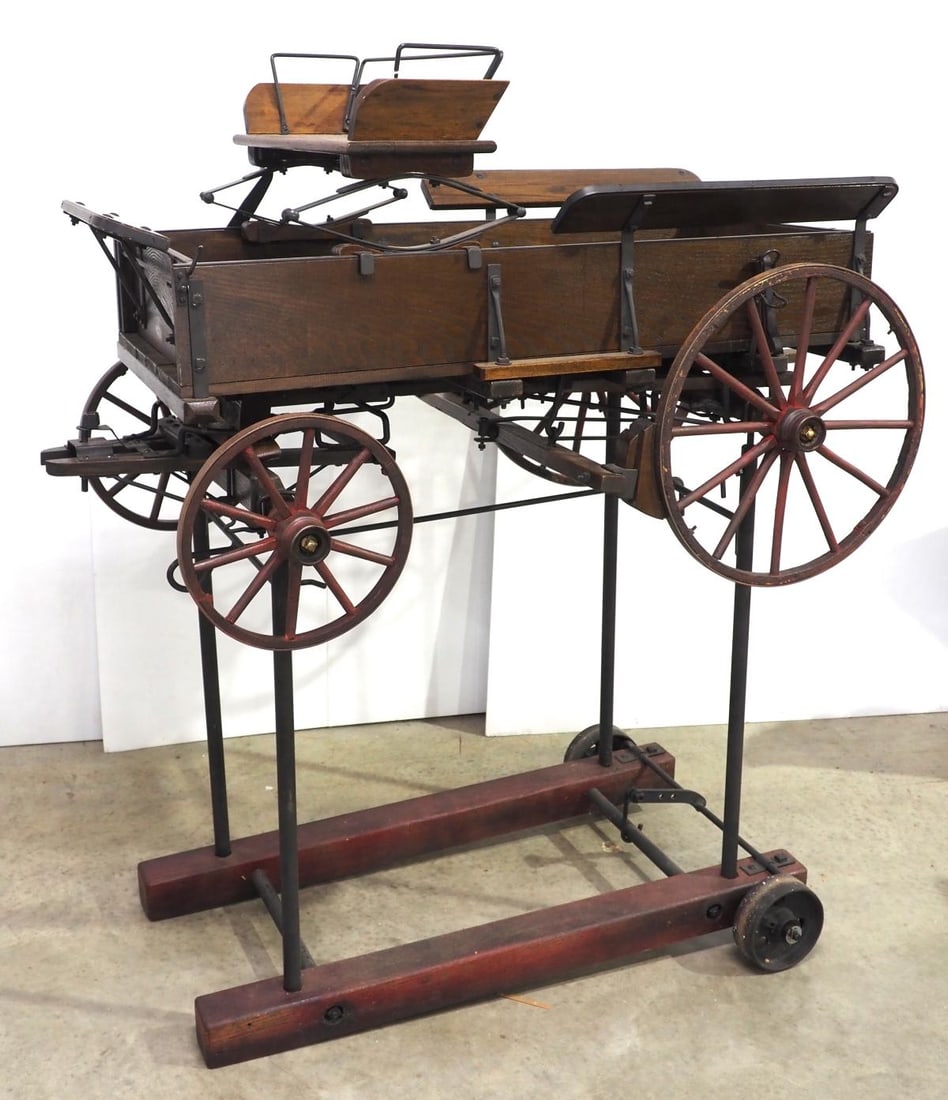 Store display wagon on elevated rolling stand (1 of 6)