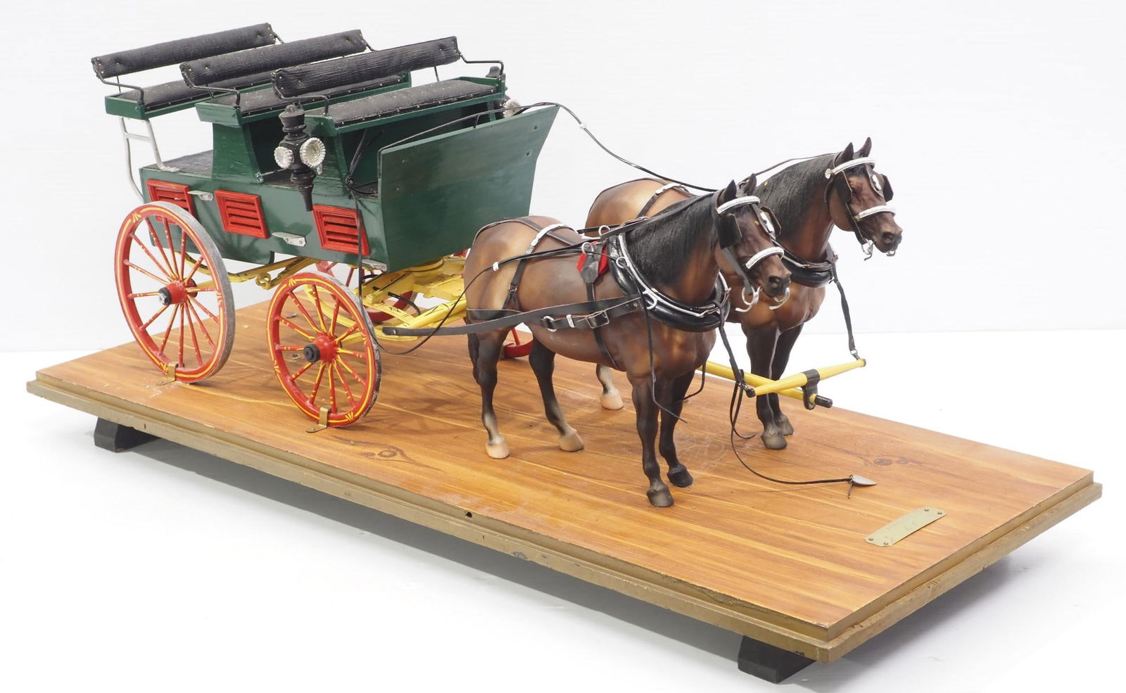 Model of 2-horse hitch with 3-seat dog cart (1 of 4)