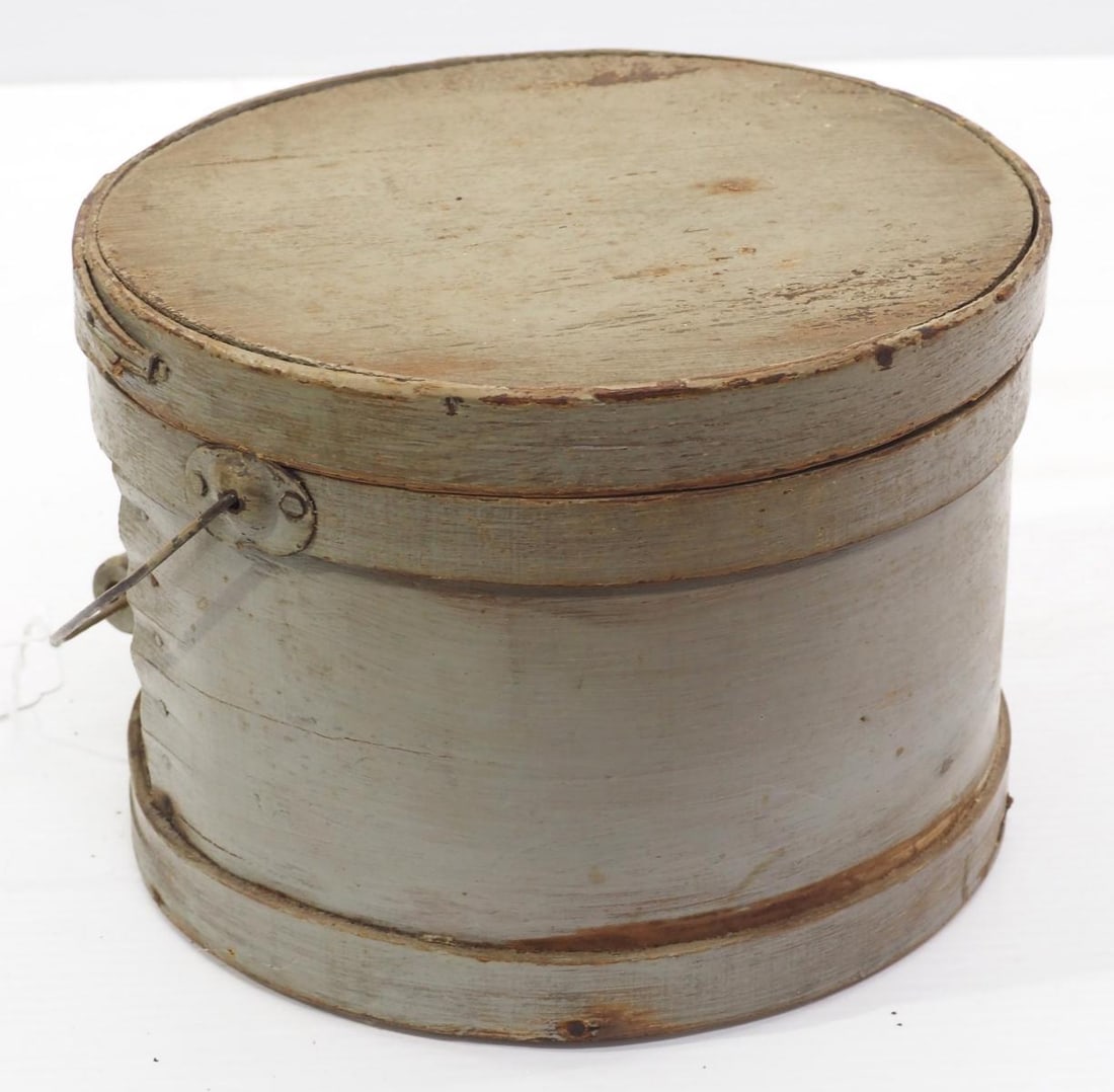 Round wooden pantry box (1 of 4)