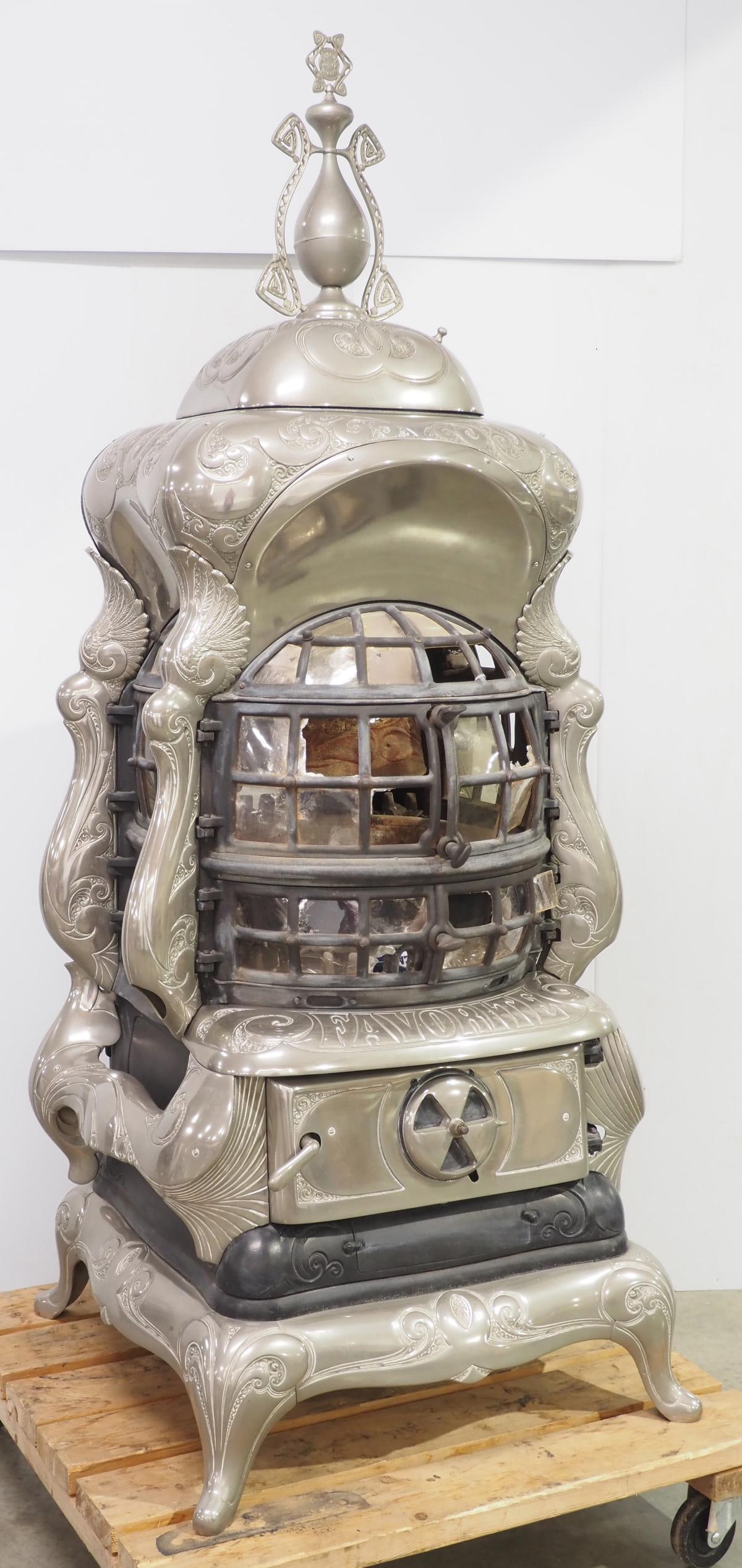 Favorite No.261 coal stove (1 of 8)