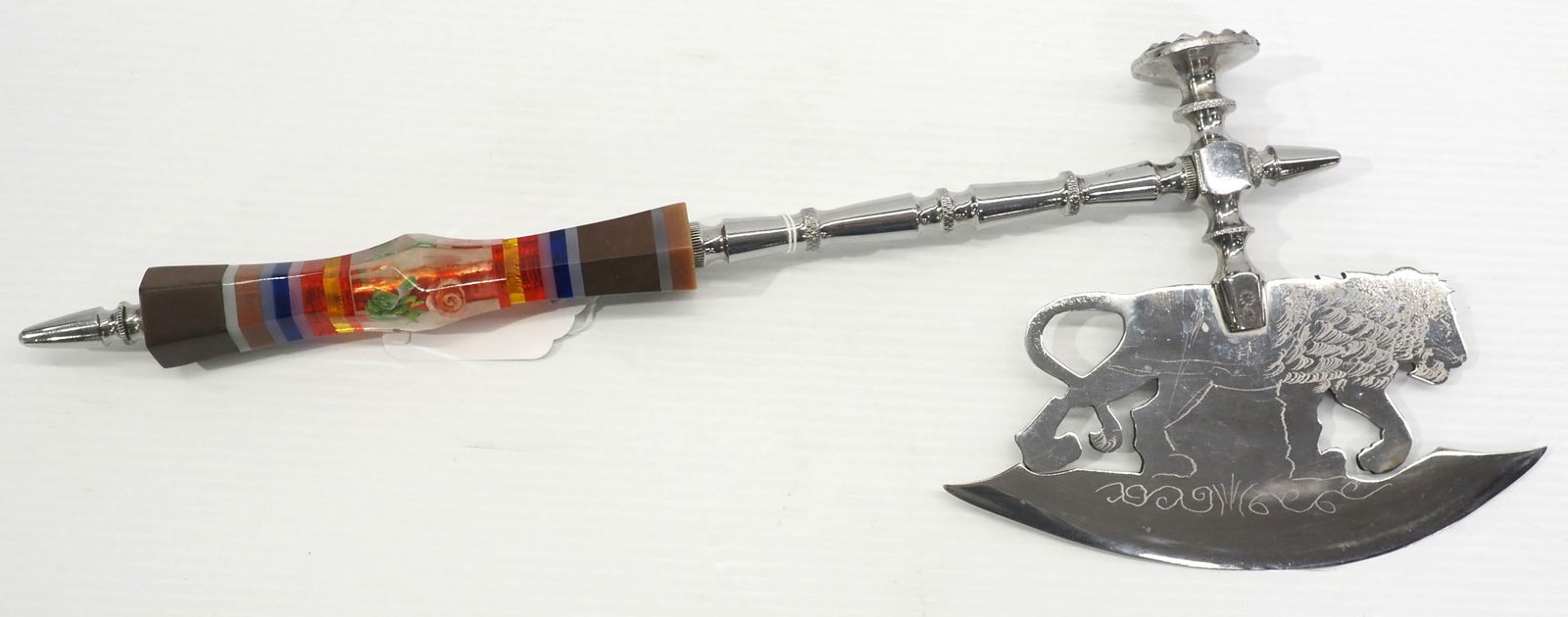 Fancy meat cleaver with engraved lion on blade (1 of 2)