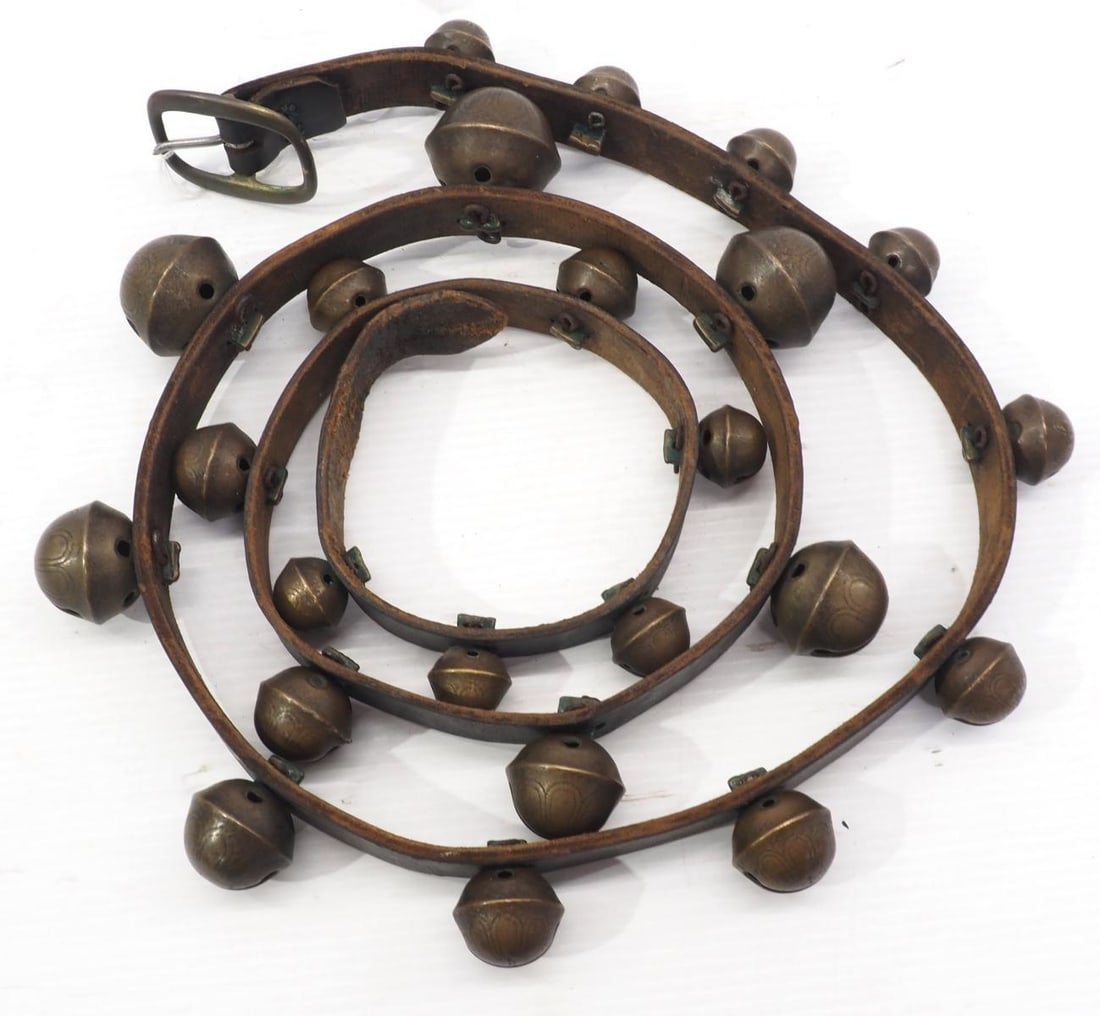 6'L leather strap with sleigh bells: 6'L leather strap with sleigh bells - Good