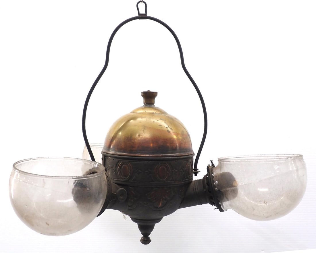 Triple hanging kerosene Angle lamp with 3 globes (1 of 6)