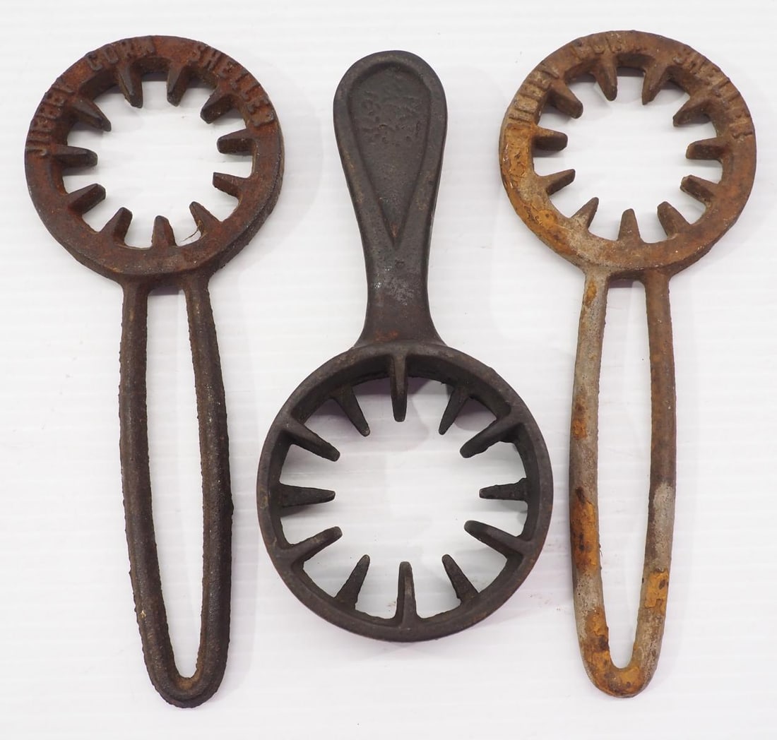 (2) Jiffy & (1) pan-handle hand corn shellers (1 of 2)