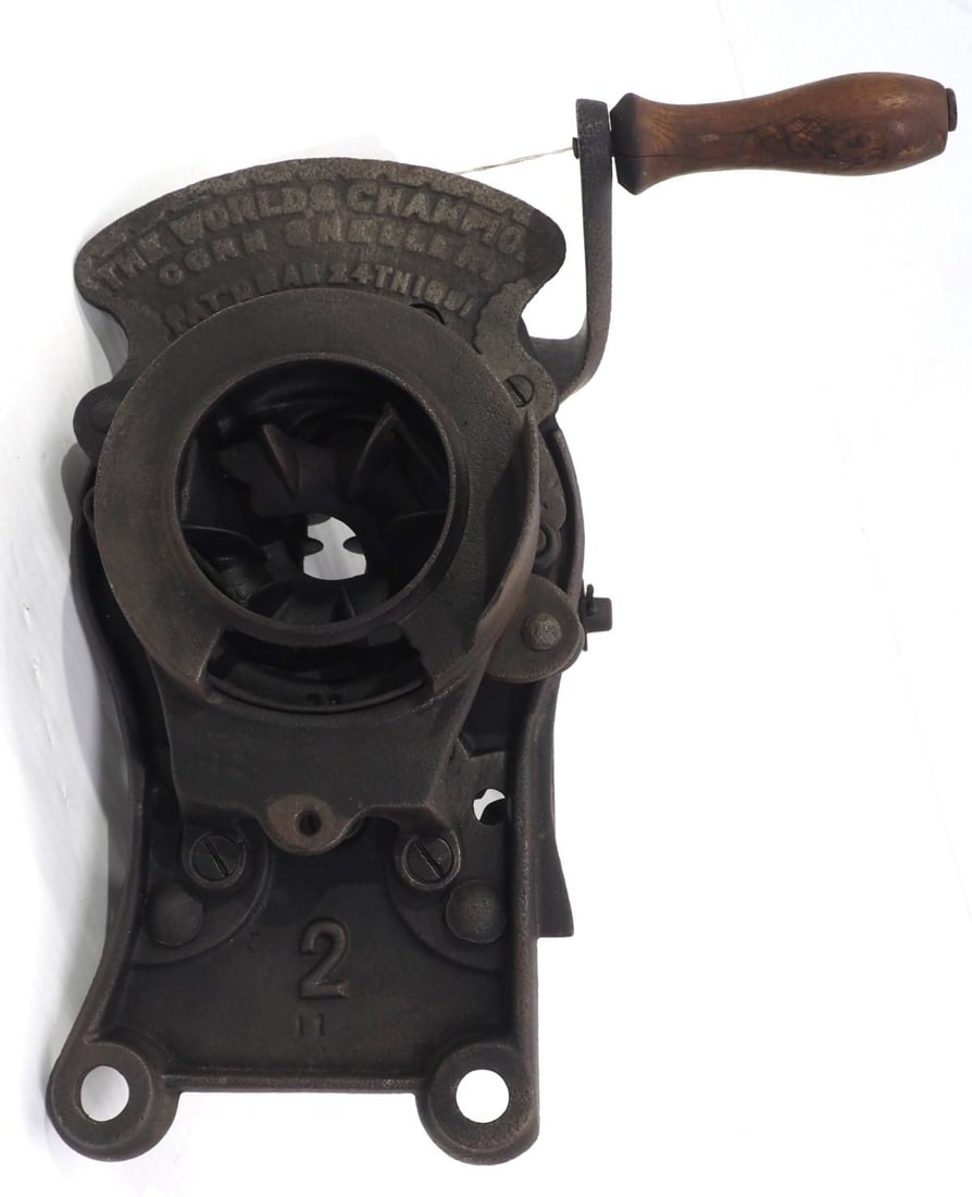 Cast iron World's Champion Corn Sheller No.2 (1 of 4)