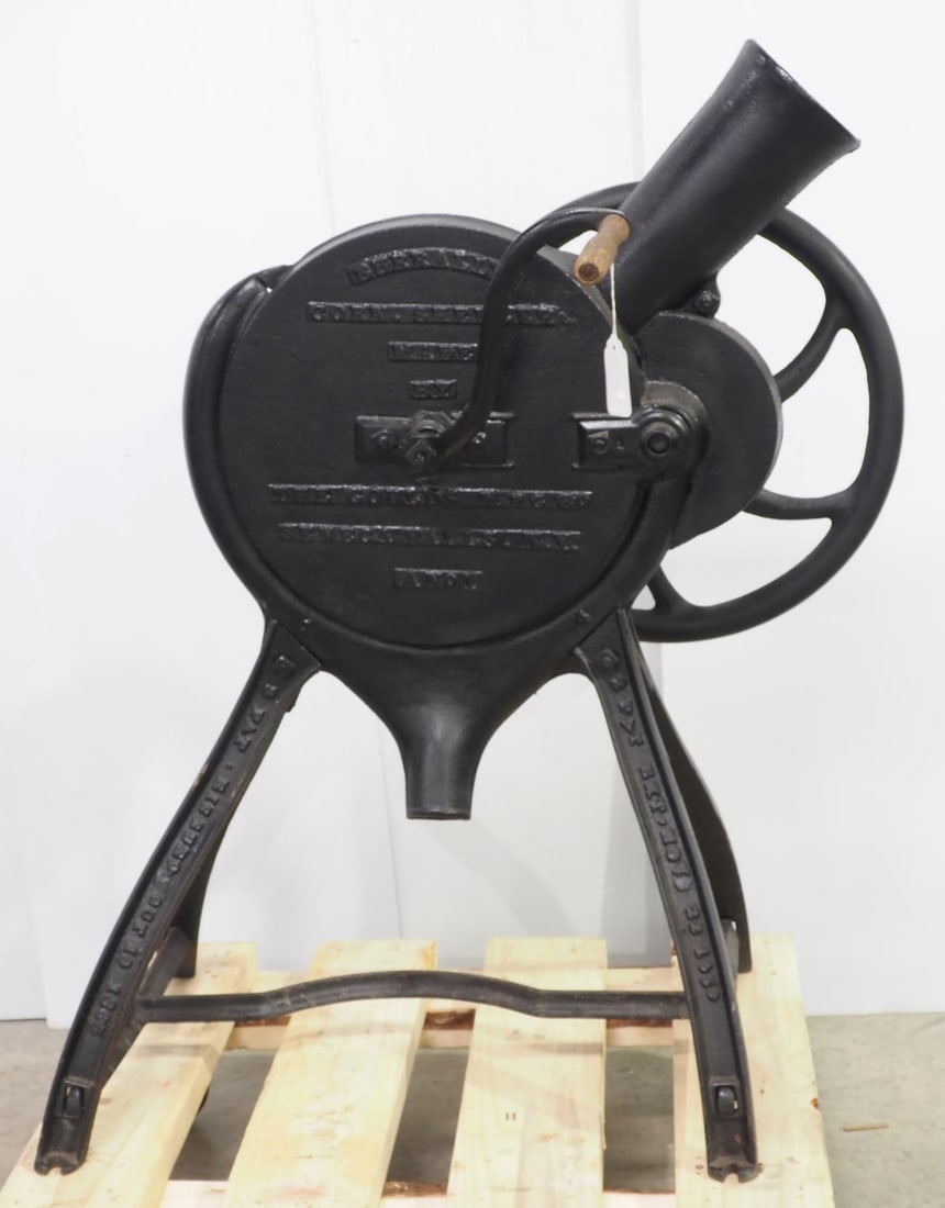 Burrall's cast iron, floor model corn sheller (1 of 5)