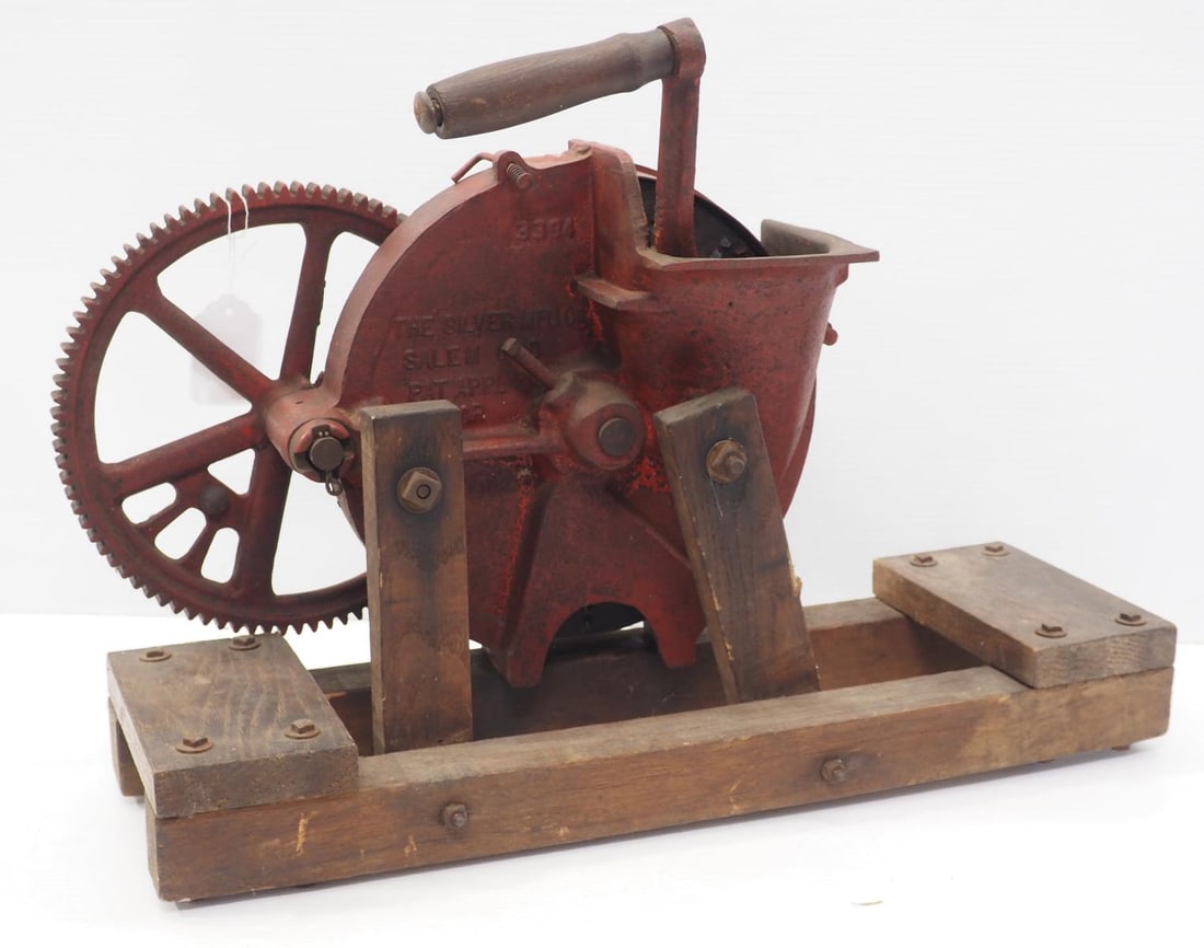 Table-top hand-crank grist mill (1 of 3)