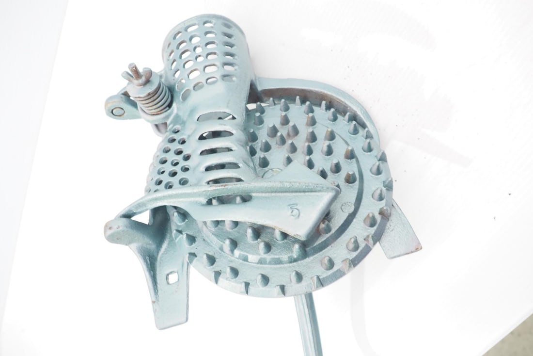 Never Fail box-mount corn sheller - 2