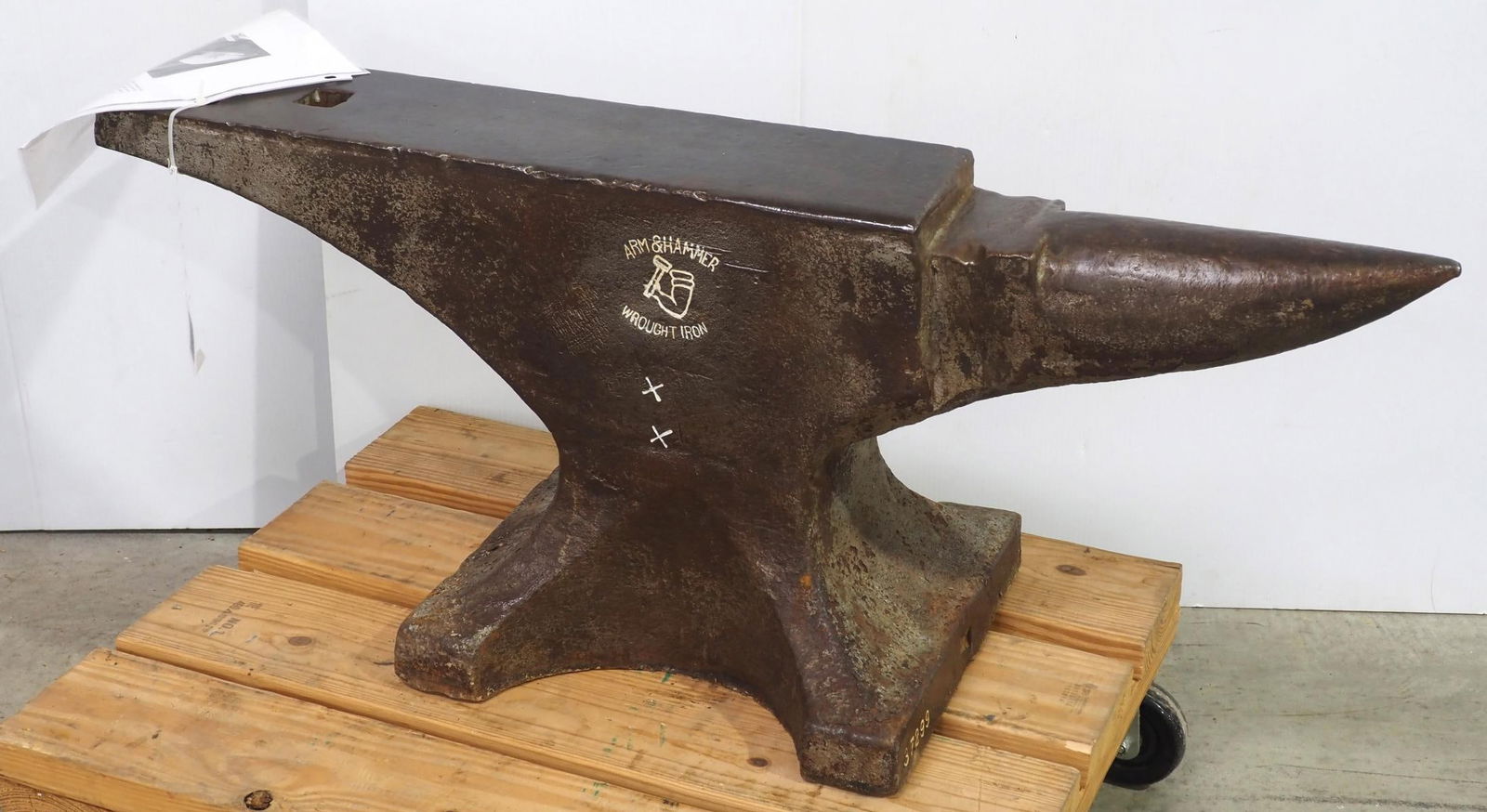 507 lb. Arm & Hammer Wrought Iron anvil (1 of 3)