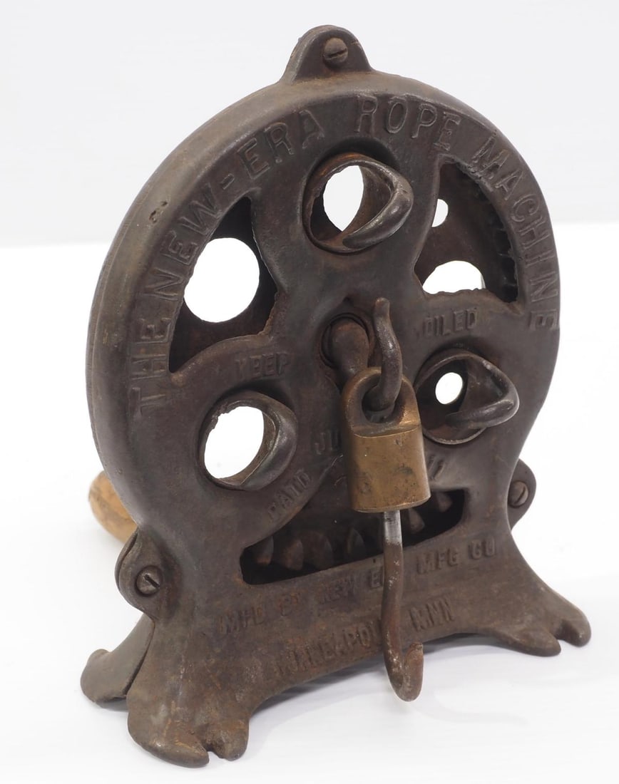 New Era table-mount rope maker (1 of 2)