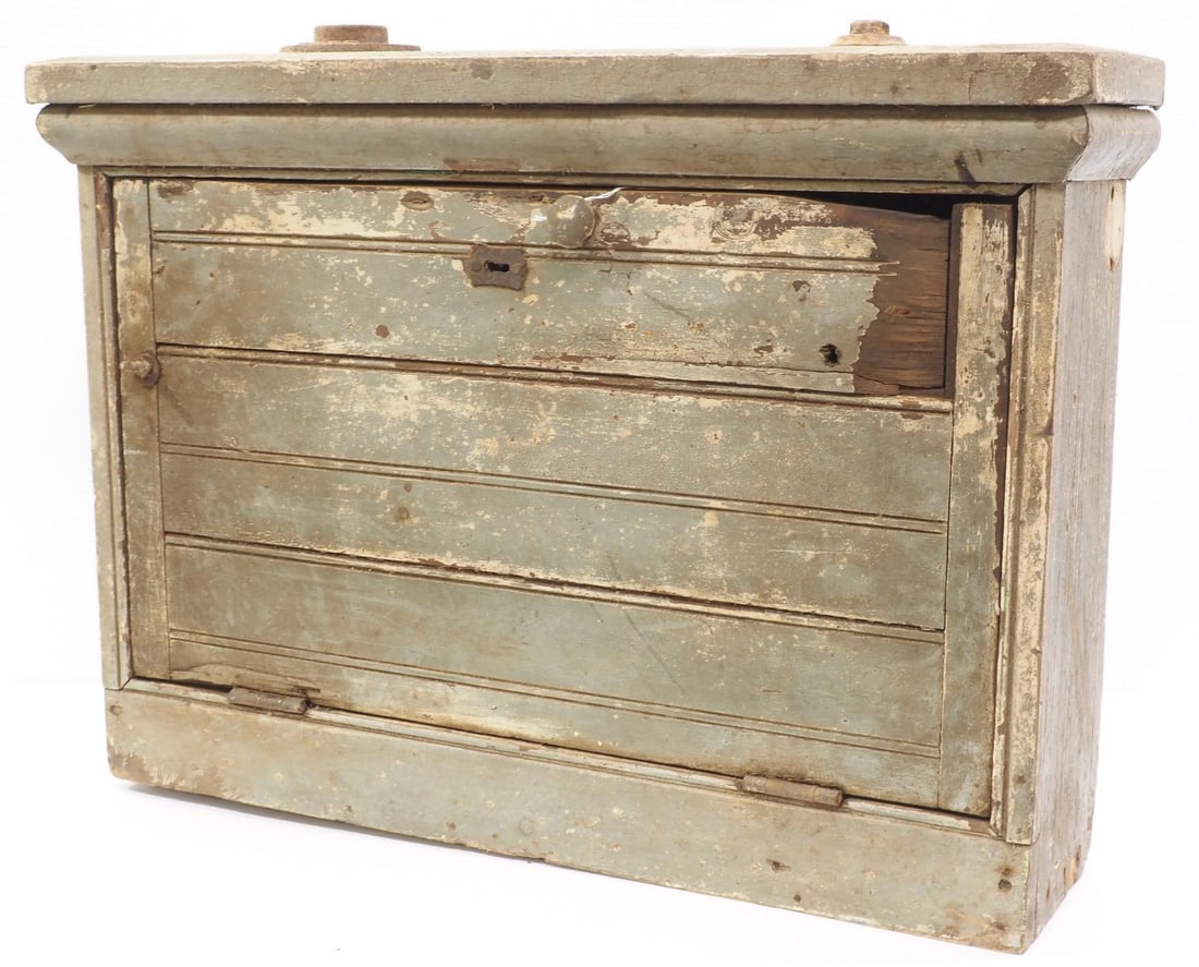 Brecht Company 100-lb scale in wood cabinet (1 of 3)