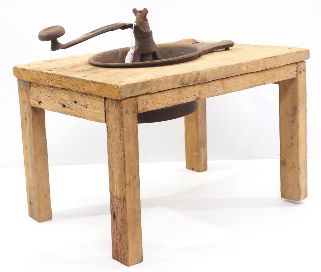 Adams hand-crank coffee grinder/mill (1 of 3)