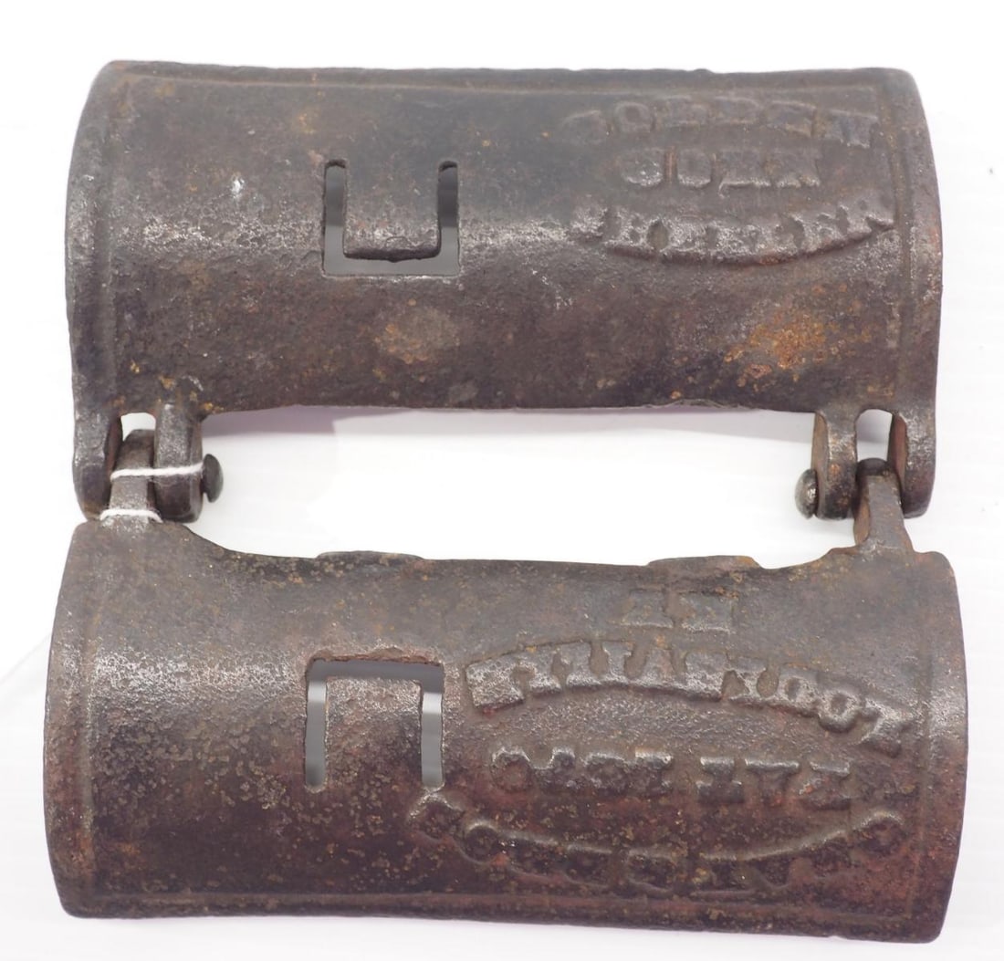 Clamshell hand corn sheller: Gray & Bros, Louisville KY 'Golden' clamshell hand corn sheller