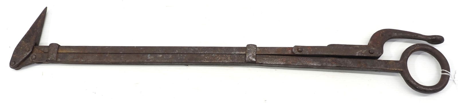 Cast iron hay spear (1 of 1)