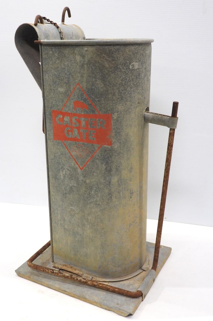 Caster Gate galvanized broadcast spreader: Caster Gate galvanized broadcast spreader, 28"H