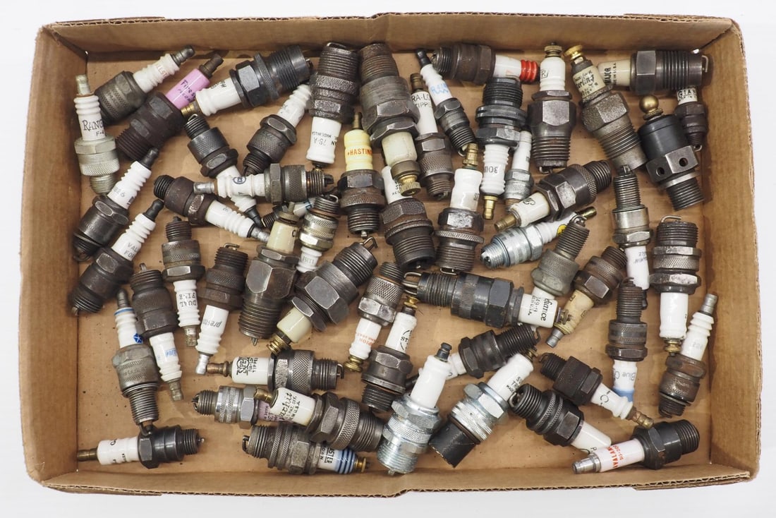 Box of early spark plugs (1 of 4)