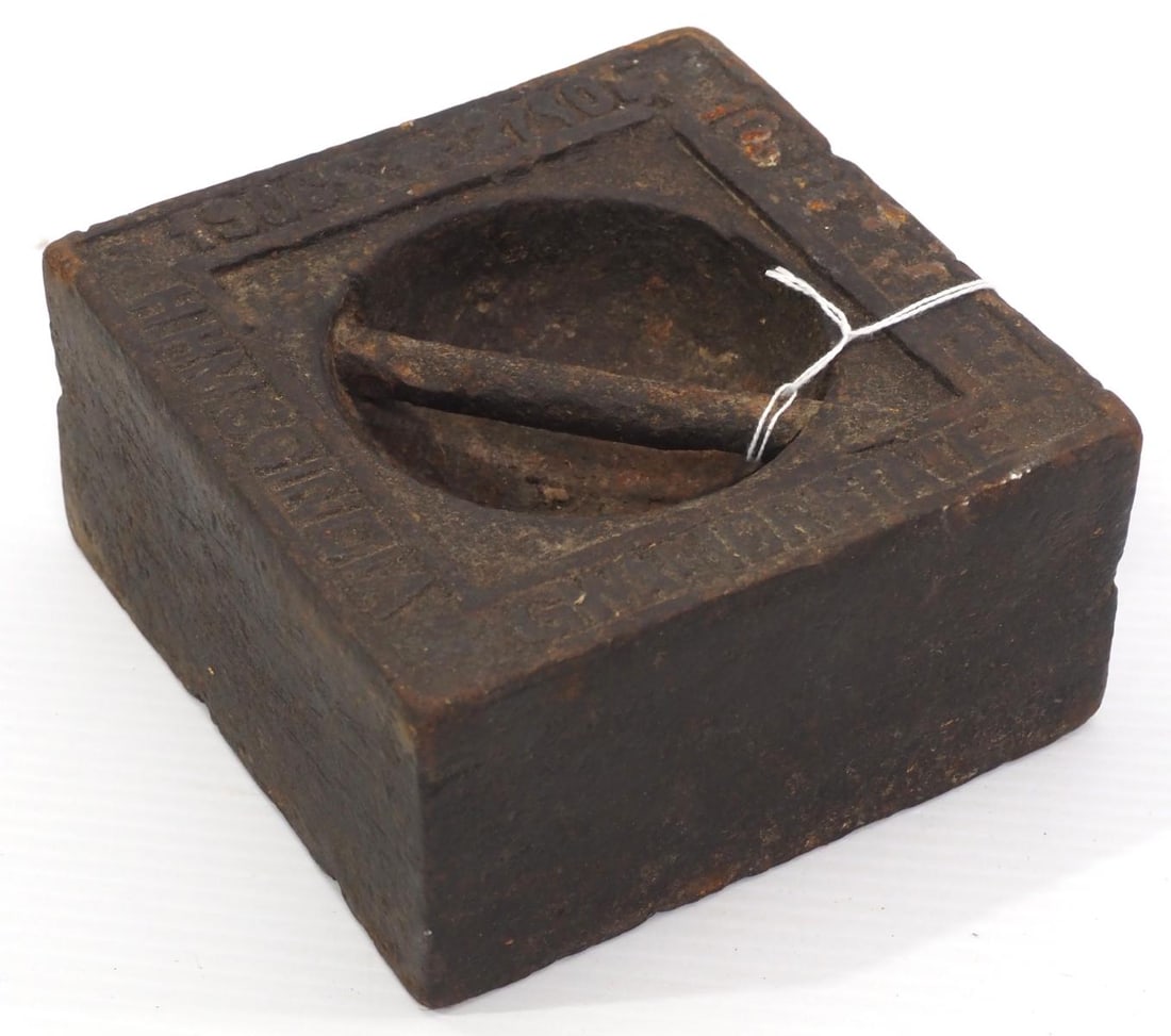 21 lb. Square cast iron horse tie made in India (1 of 2)