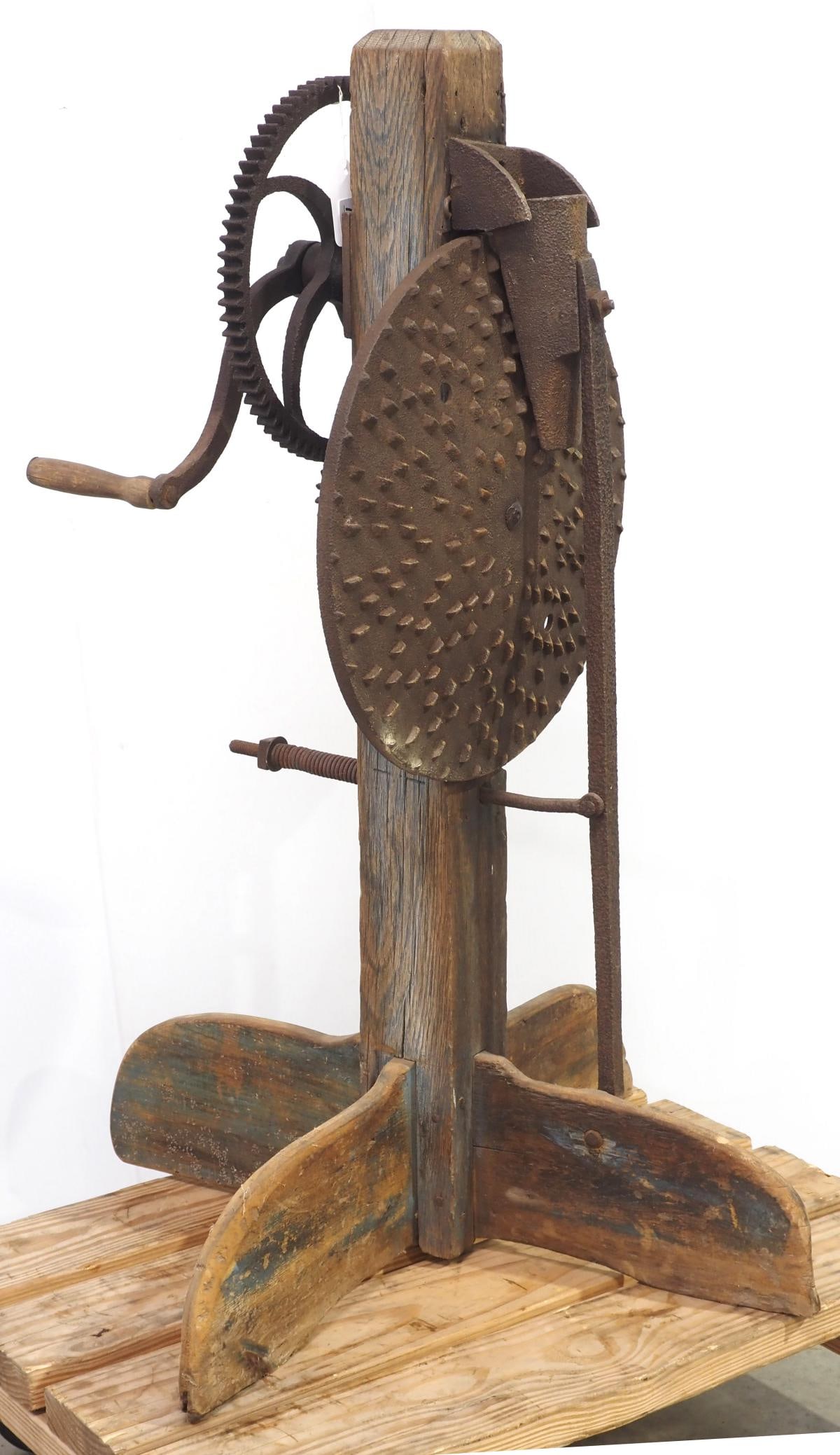 Very early hand-crank cast iron corn sheller (1 of 2)