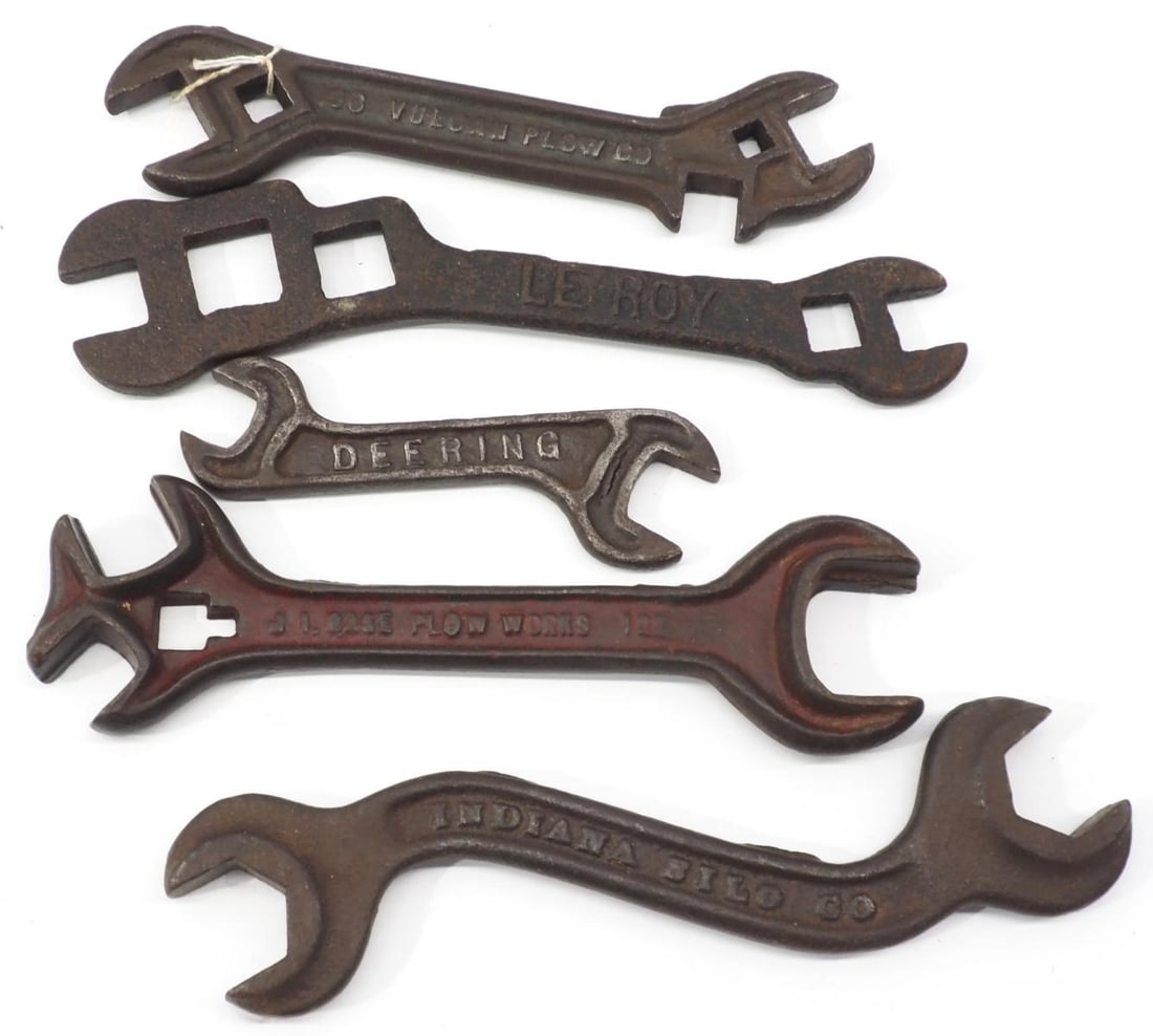 (4) Cast iron wrenches (1 of 2)