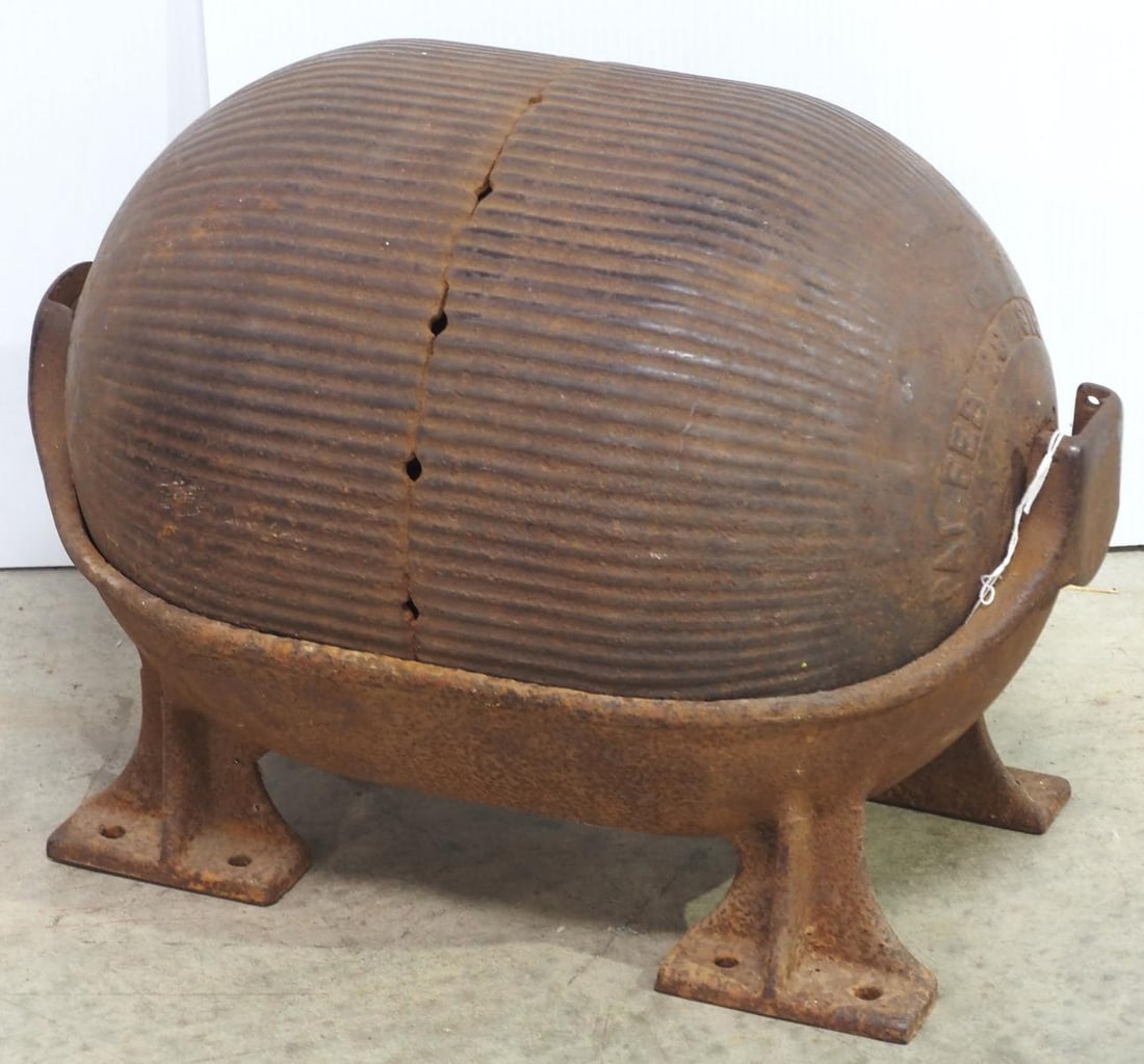 Columbian hog oiler (1 of 3)