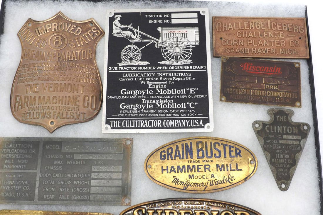 Assorted brass plates - 3