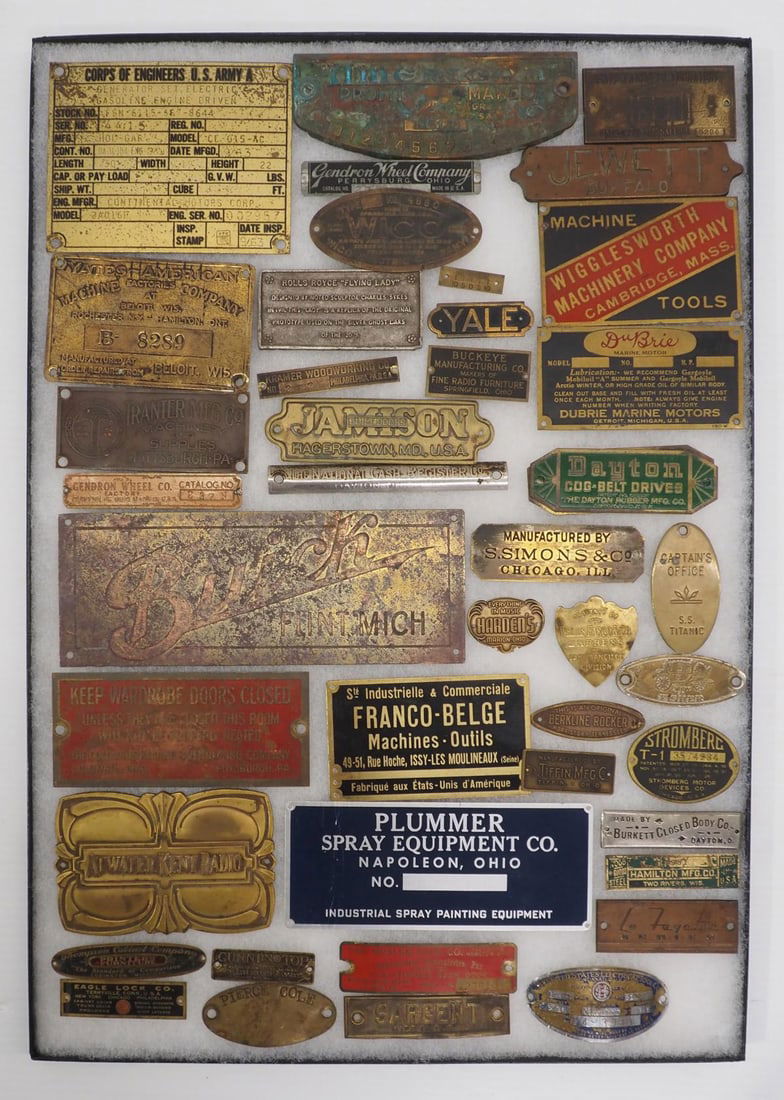 Assorted brass plates (1 of 3)