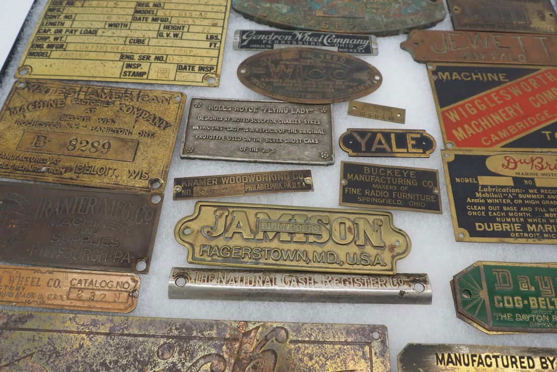 Assorted brass plates - 3