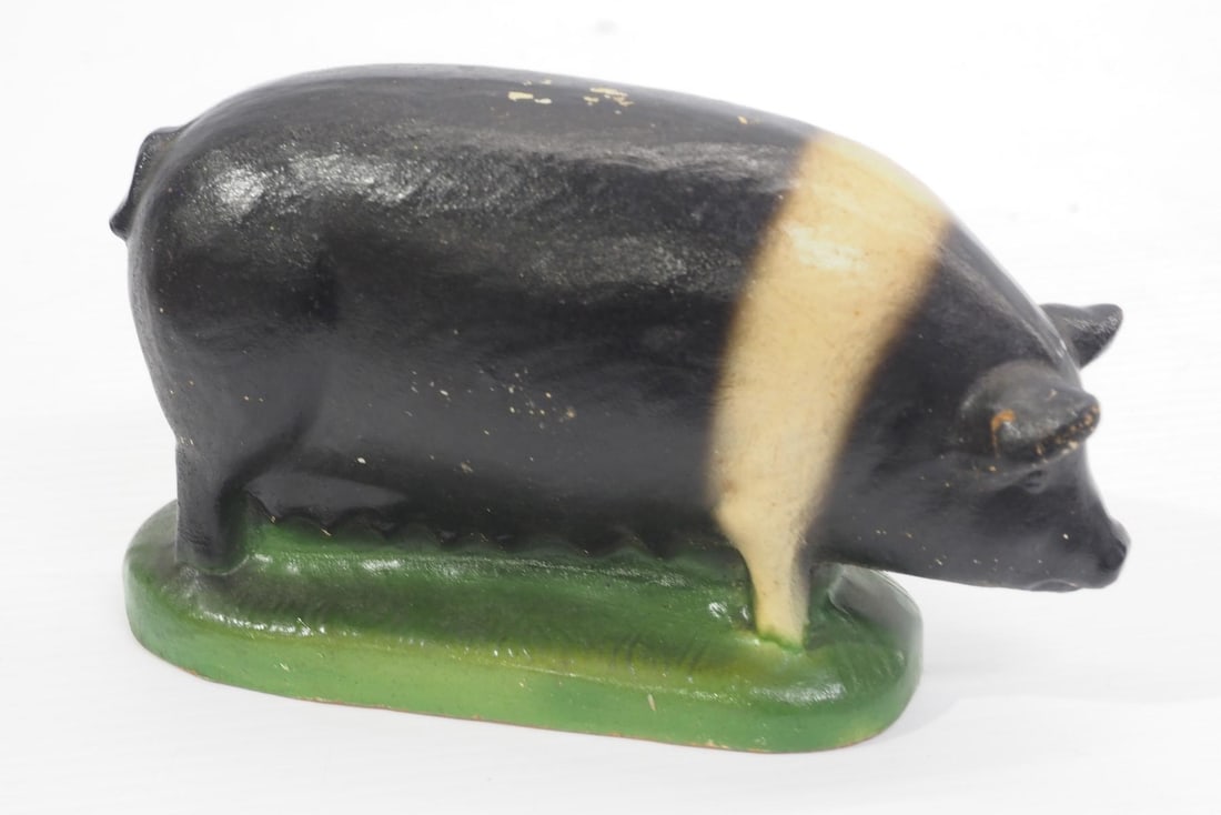 Hampshire pig model: Hampshire pig model, composite material? 6.5"L x 3.75"H