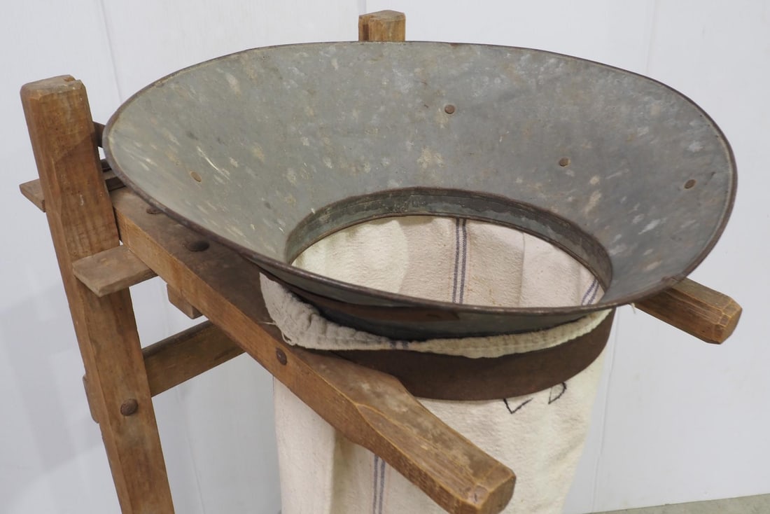 Primitive feed bagger - 2