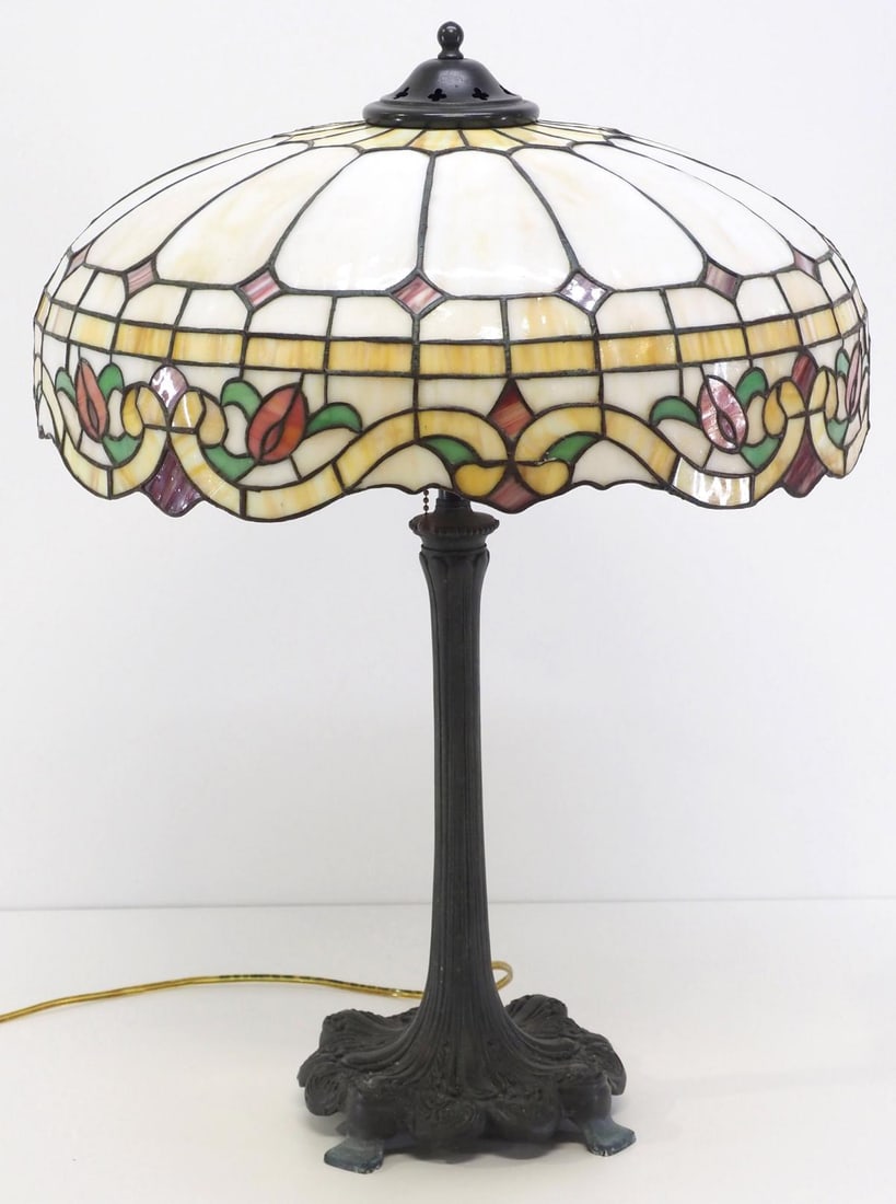 Stained and Leaded Glass Table Lamp (1 of 7)