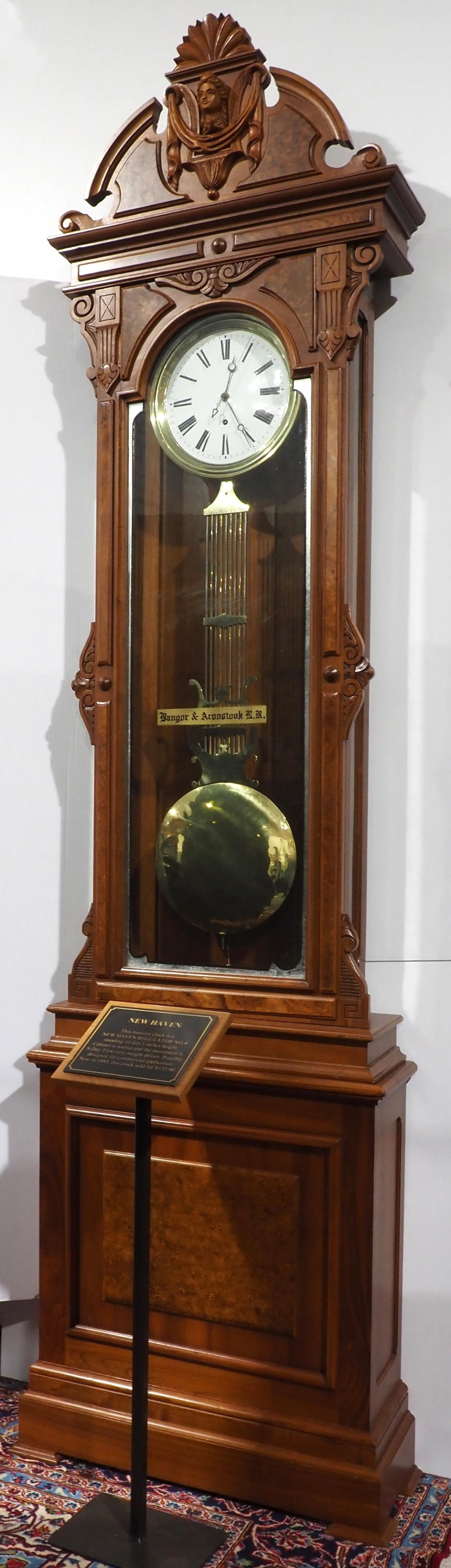 New Haven Regulator No.4 with Walnut Cabinet (1 of 7)