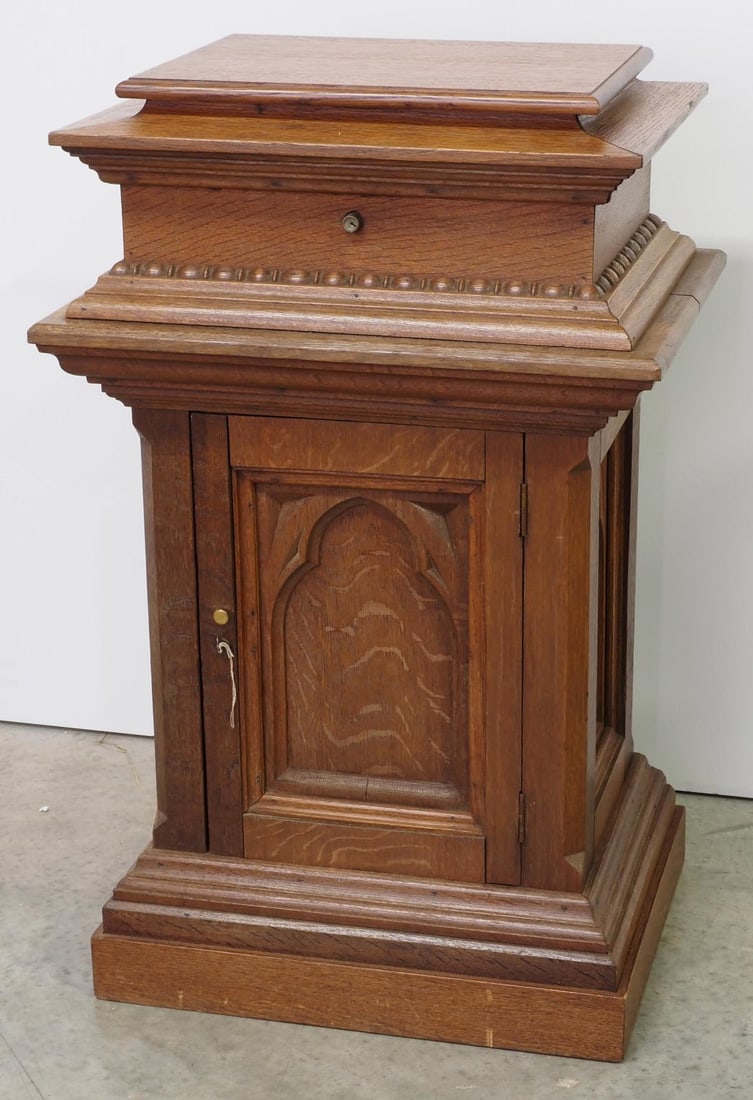 Quartersawn Oak Lift-Top Pedestal with Keyed Door (1 of 5)