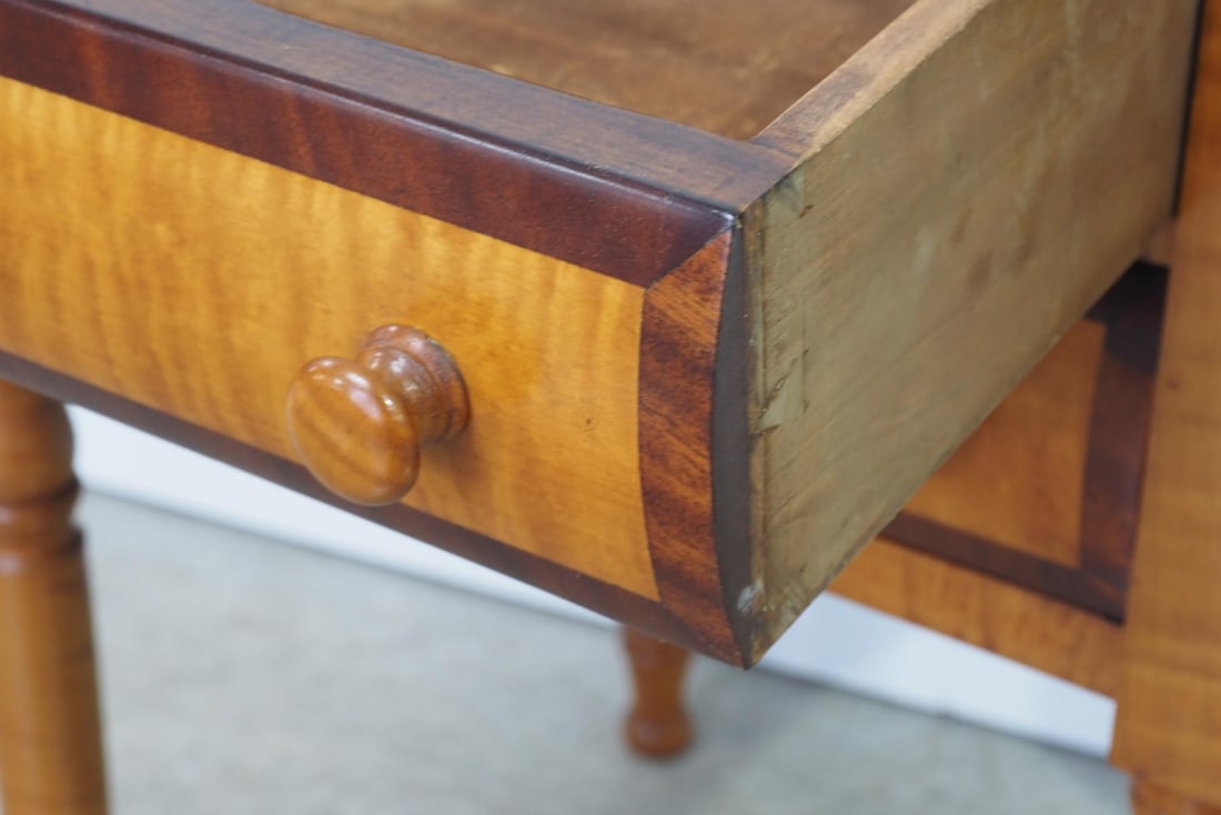 Tiger Maple Drop-Leaf Side Table - 2