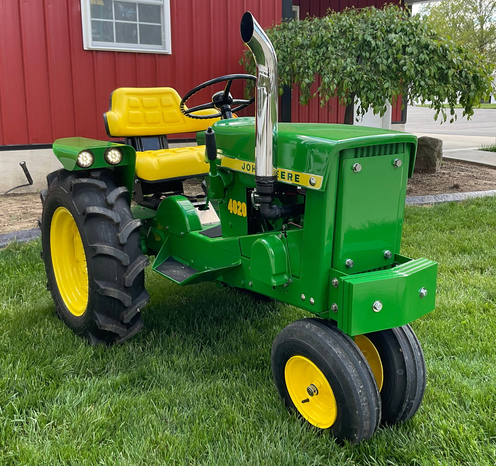 Custom John Deere 4020 mini tractor (1 of 11)