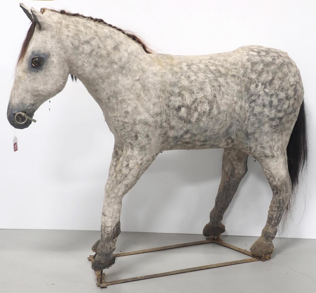 Papier mache horse with horse hair (1 of 11)