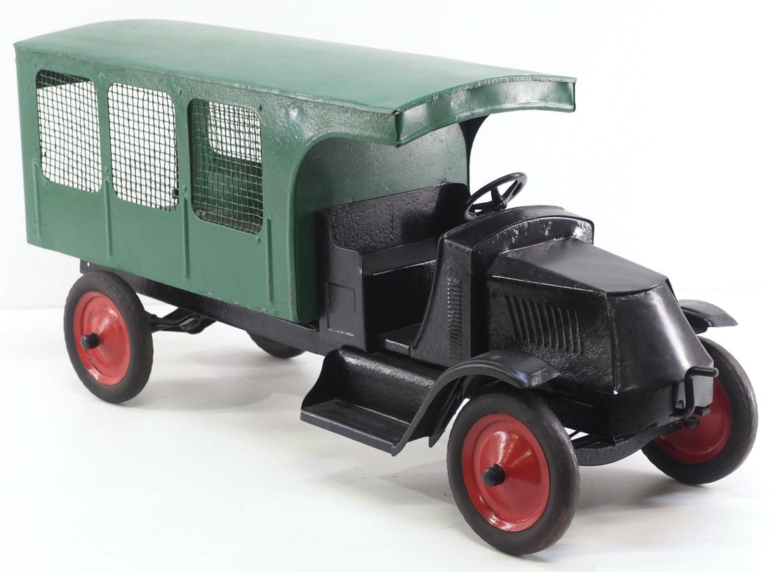 Sturditoy American Railway Express pressed steel truck: Sturditoy American Railway Express pressed steel truck, 26"L with crank