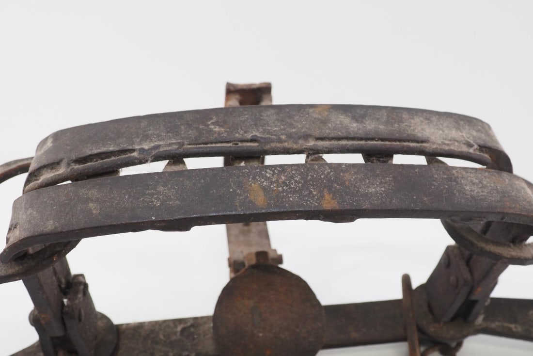 Blacksmith-made bear trap - 3