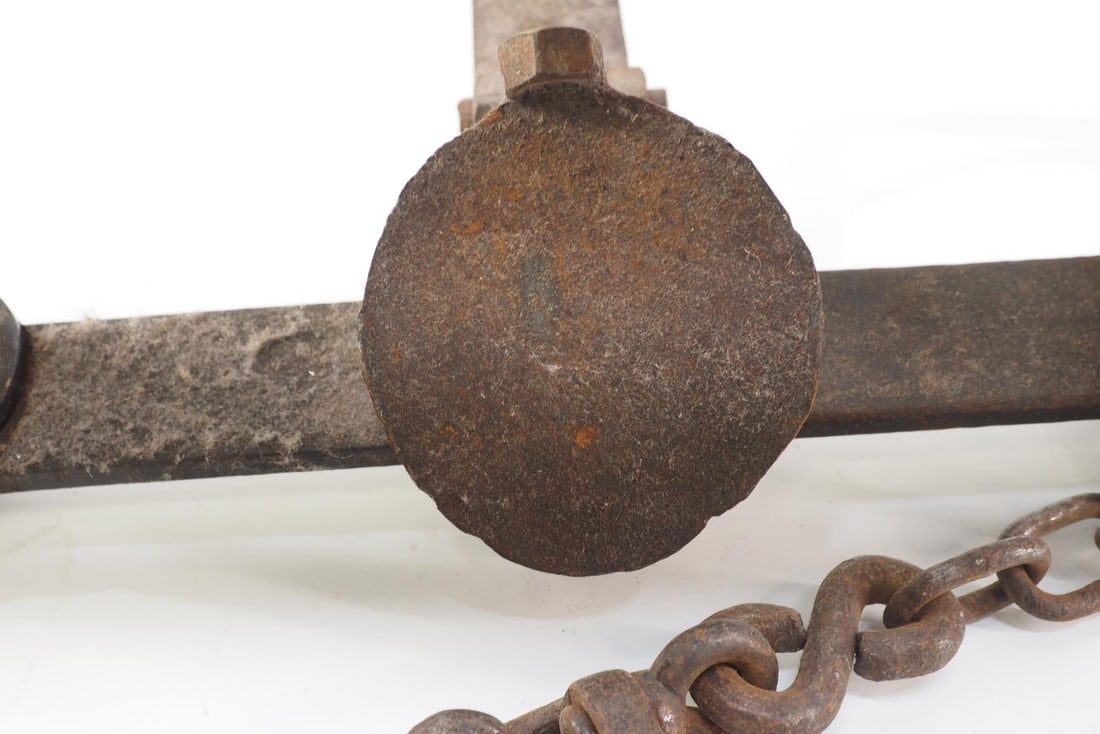 Blacksmith-made bear trap - 4