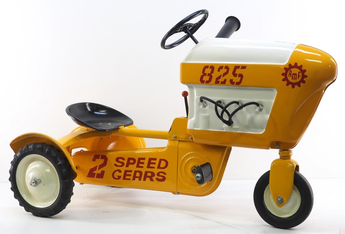 AMF Minneapolis Moline bullet-nose pedal tractor (1 of 7)