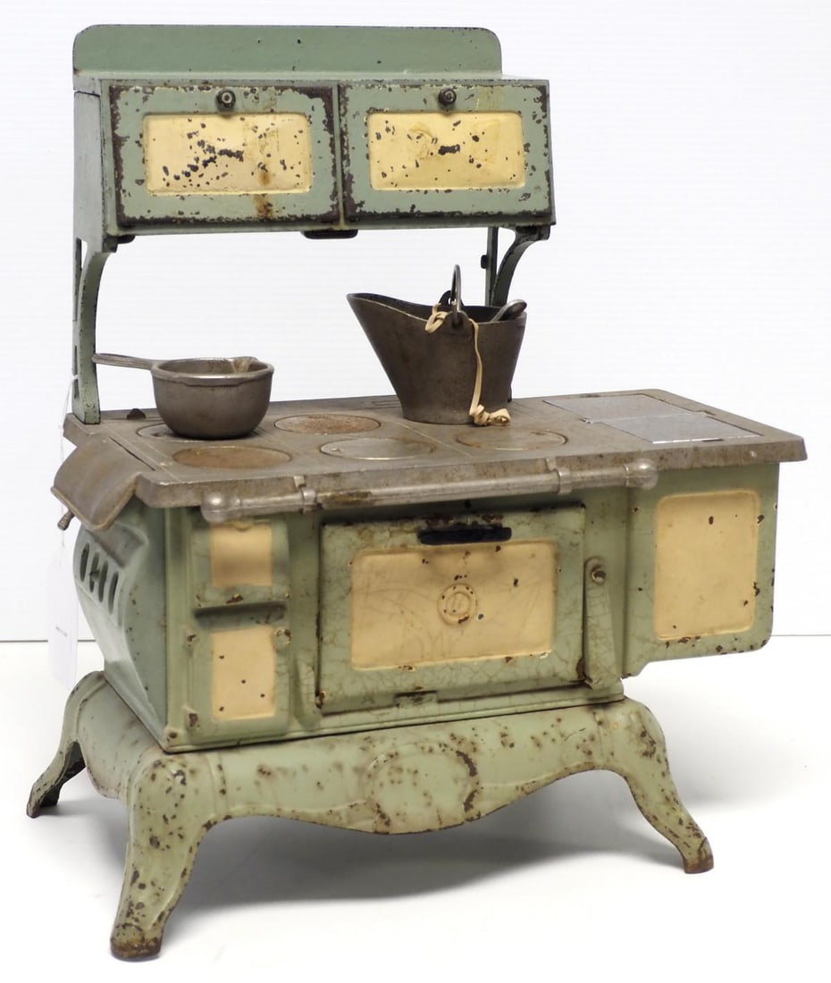 Vindex cast iron child's toy stove: Vindex cast iron child's toy stove with original sticker, 12.5"x8"x15"H - Good Condition Good