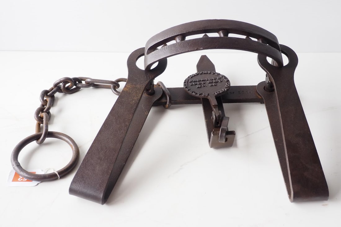 Mackenzie District Fur Company bear trap: Mackenzie District Fur Company bear trap with chain