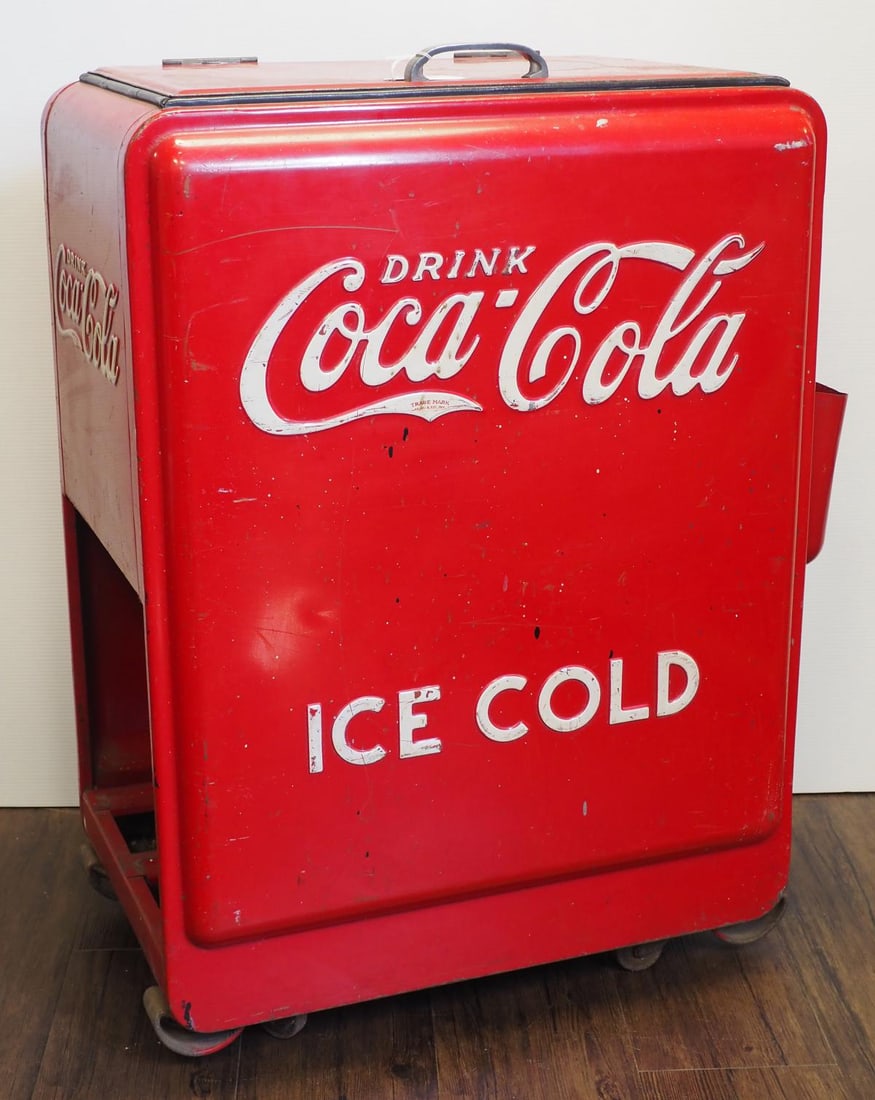 Coca Cola floor model pop cooler (1 of 5)
