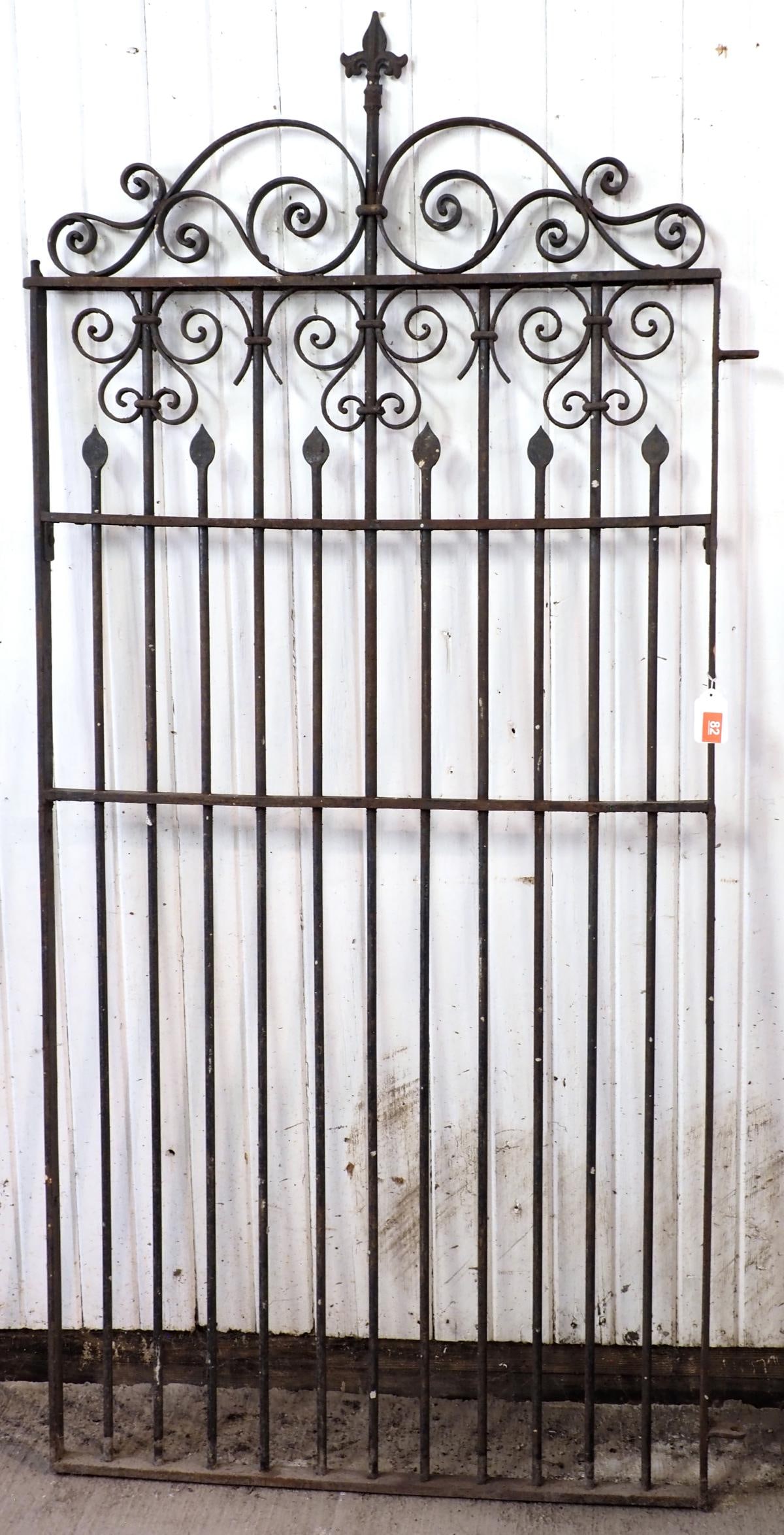 Cast iron fence gate: Cast iron fence gate, 36"W x 78"H * * NOT ELIGIBLE FOR IN-HOUSE SHIPPING. Please contact the auction house for transport options and additional details. Items must be picked up within 10 business